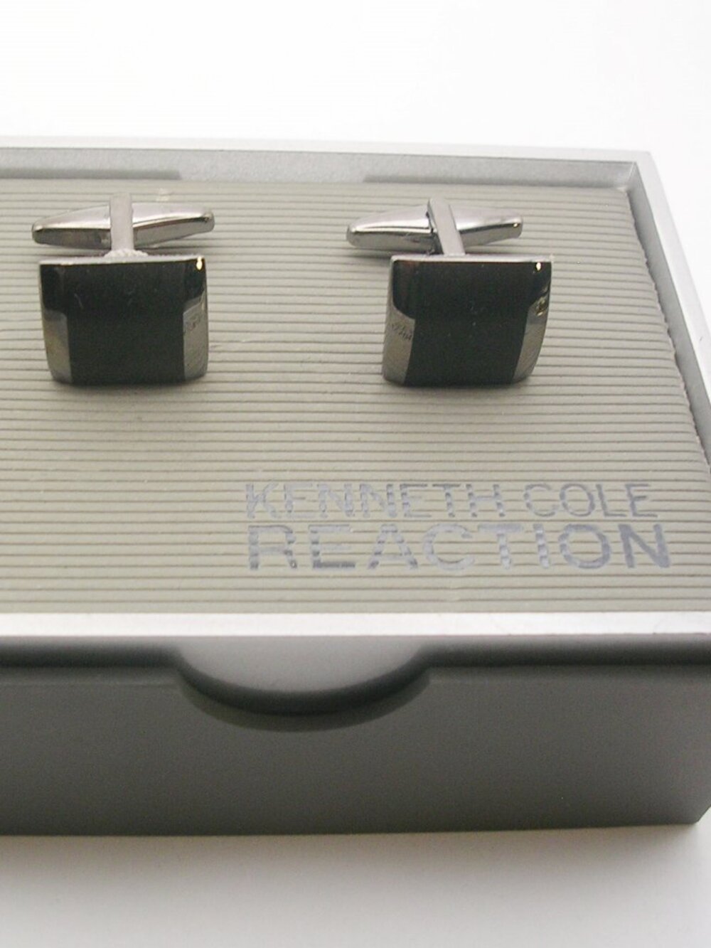 Kenneth Cole Cuff Links Reaction classic Men's Suit Accessory